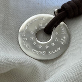 DONUT TE QUEREMOS PAPÁ - llavero personalizable medalla plata 35mm